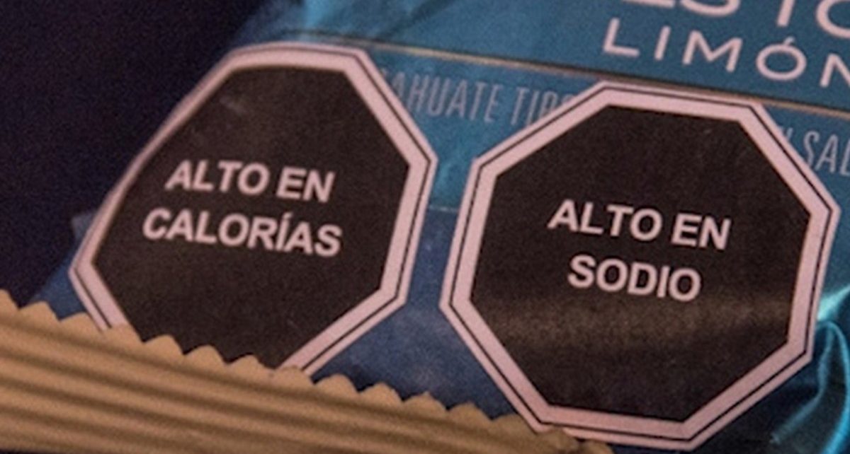 OMS reconoce a México por etiquetado en alimentos y bebidas