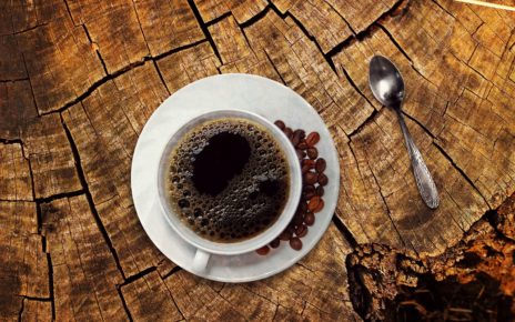 Vinculan tomar café a menor riesgo de cáncer de próstata
